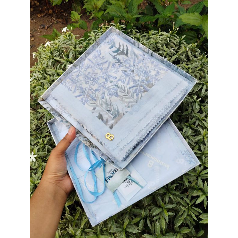 Frozen ice water preloved buttonscarves , parfum capri bs