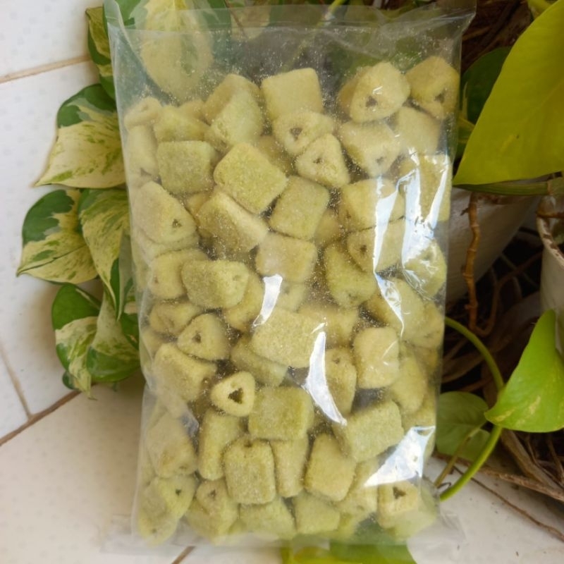 

Snack Yola Momogi Stik Segitiga Macca