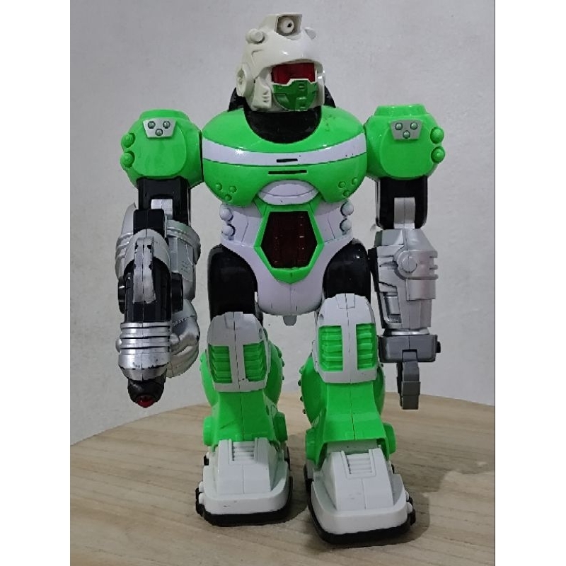 Robot Android Mainan Klasik Jadul