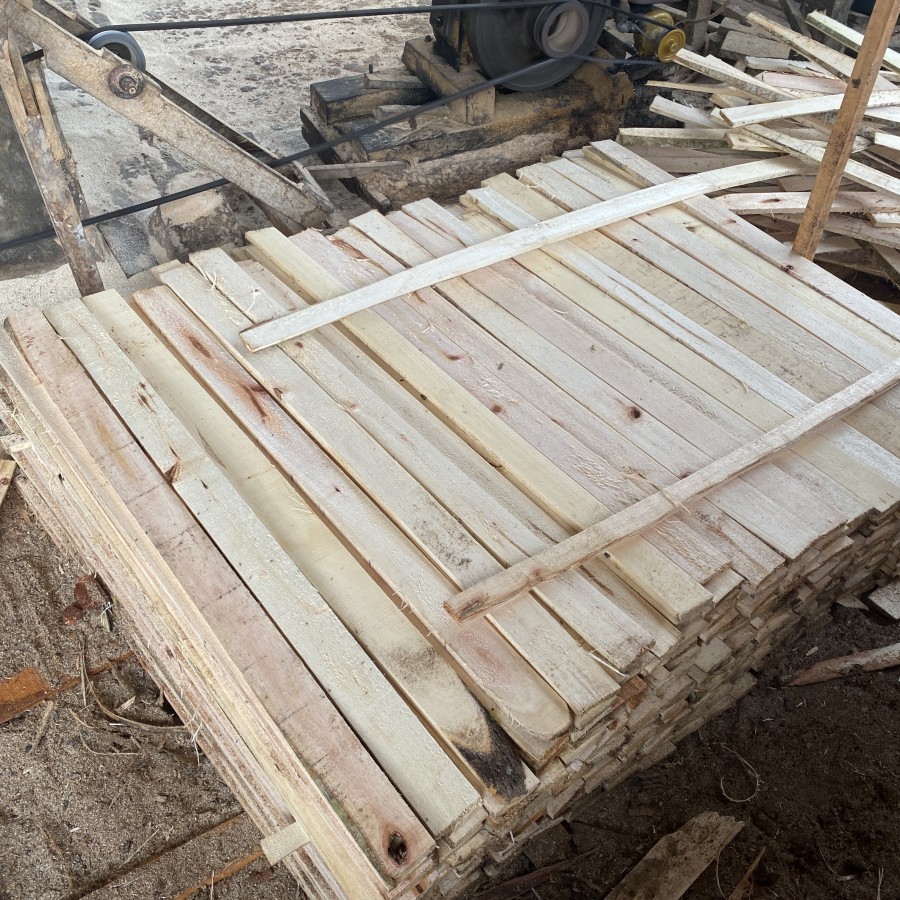 

kayu untuk packing Palet kayu packing 1.5 x 8 x 130 cm