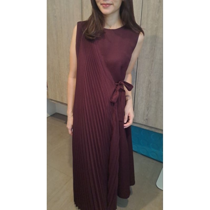 Preloved Official Claude Pleated Dress Maroon