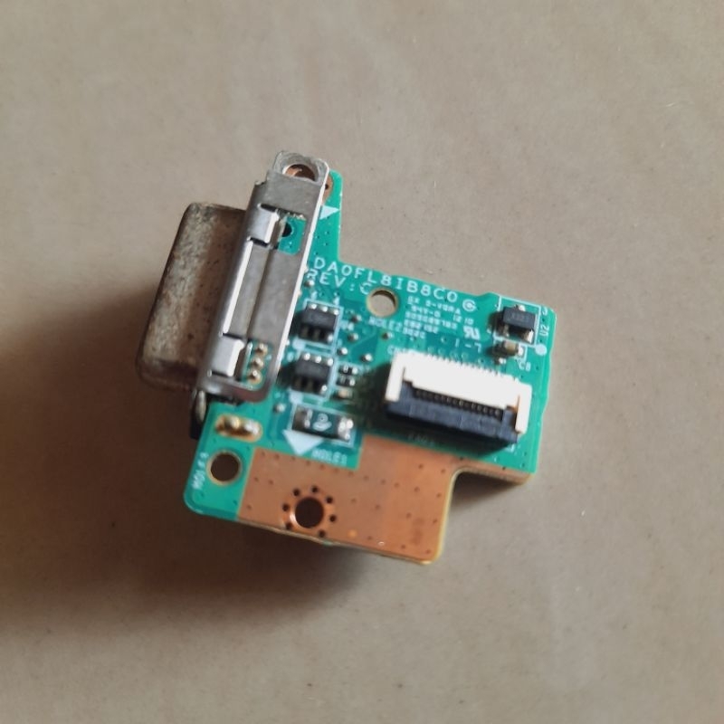 Port VGA bawaan Laptop Lenovo Thinkpad E125