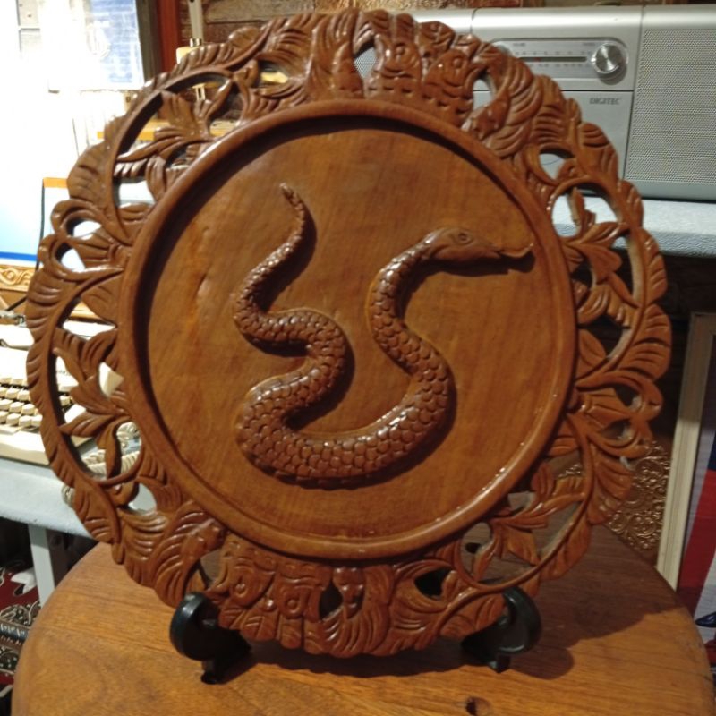 Pajangan Piring Hias Ukir Ular Kayu Jati
