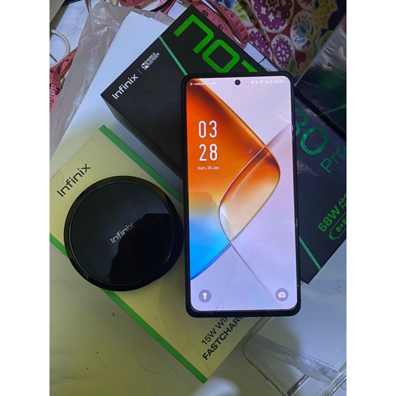 Infinix Note 30 Pro 8/256 Fullset komdisi mulus wireless charger 68 watt supervooc