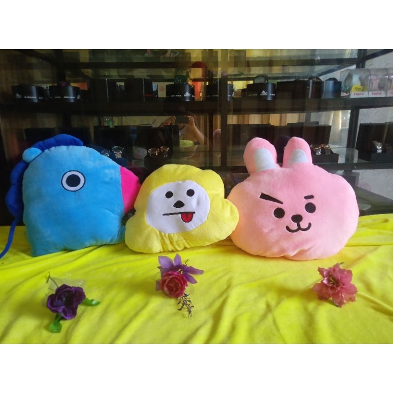 bantal boneka BT21