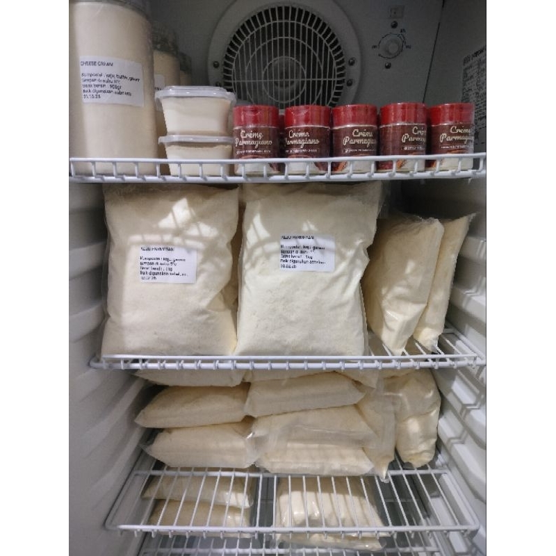 

Parmesan Bubuk (Grated Parmesan Cheese) 1kg - produksi Ganesha Sora