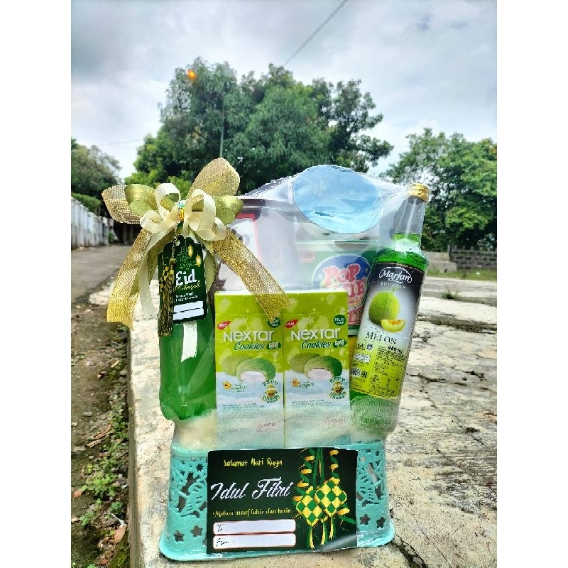 

PARCEL LEBARAN MURAH | PARCEL LEBARAN CANTIK | free hangtag dan kartu ucapan
