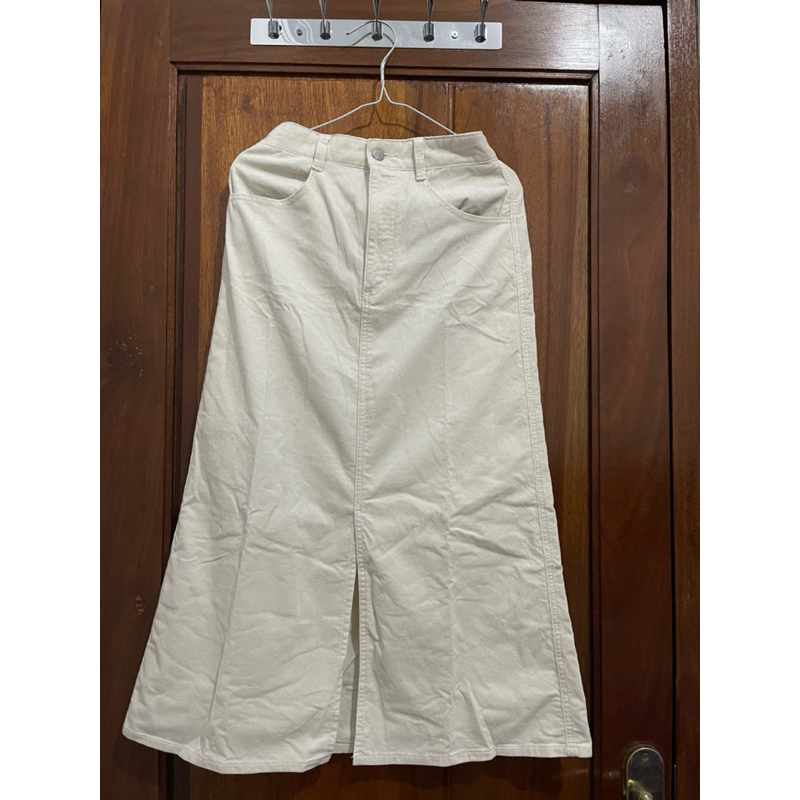 GU/UNIQLO CORDUROY CREAM SKIRT ROK