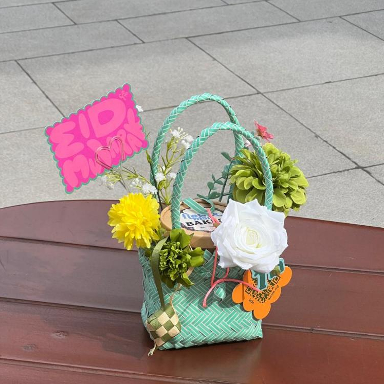 

RAYA BAG ARTIFICIAL (BUNGA PALSU) HAMPERS EDISI LEBARAN/HARI RAYA