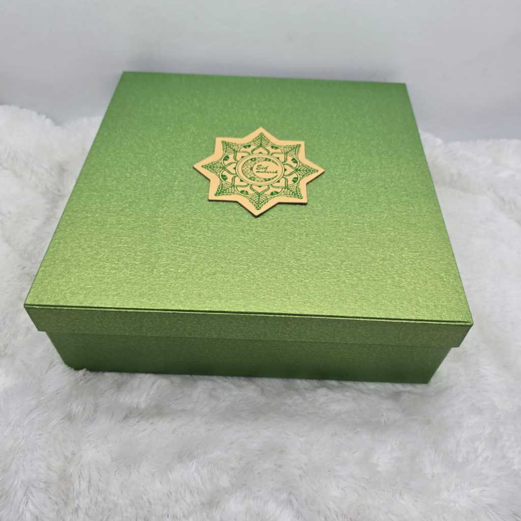 

PAKET Box 25x25x10cm standar MT MD imlek natal idul fitri / hardbox kotak kue lebaran / hamper/ LUAR KOTA