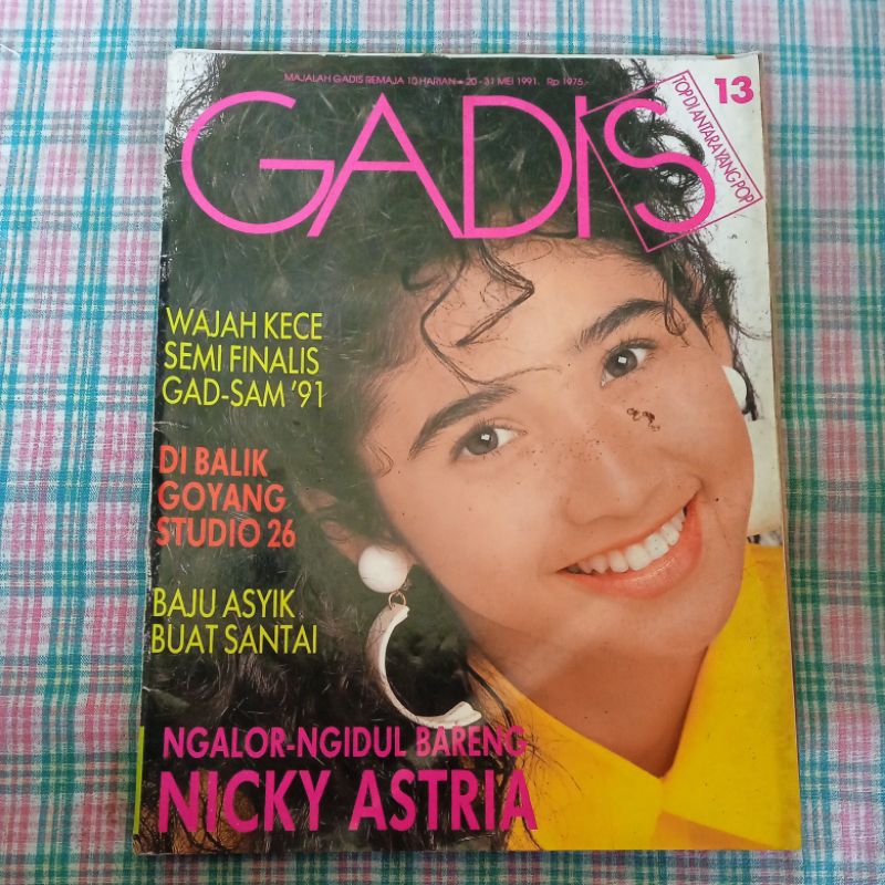 MAJALAH GADIS REMAJA NGALOR-NGIDUL BARENG NICKY ASTRIA