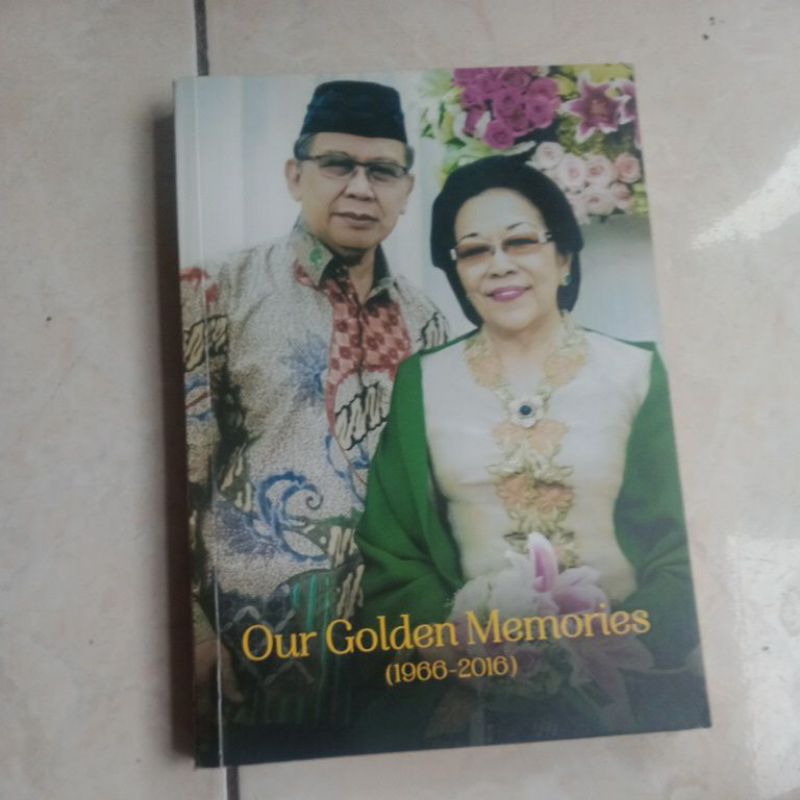 buku our golden memories (1966-2016)