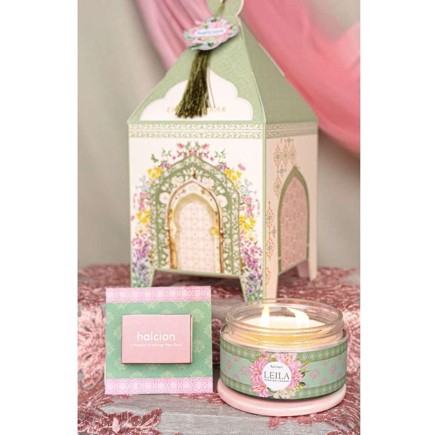 

HAMPERS LEBARAN / HAMPERS IDUL FITRI / PARCEL LEBARAN / HAMPERS RAMADAN / PREMIUM HAMPERS RAMADHAN / PARSEL EID MUBARAK / HAMPERS RAMADHAN - SCENTED CANDLE LEILA / LILIN AROMATERAPI