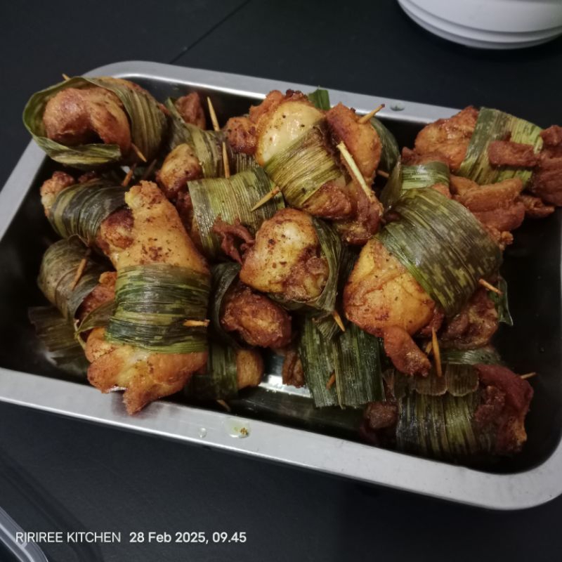 

RIRIREE KITCHEN | AYAM GORENG PANDAN | 1BOX - 5 PORSI