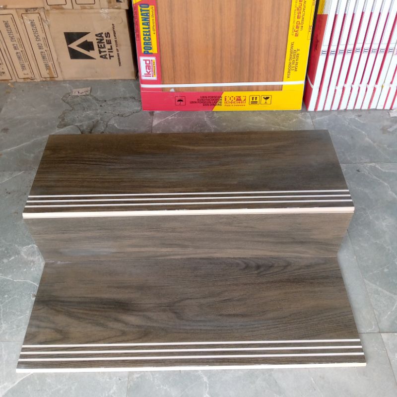 Granit motif kayu traf tangga 30x80 & 20x80.
