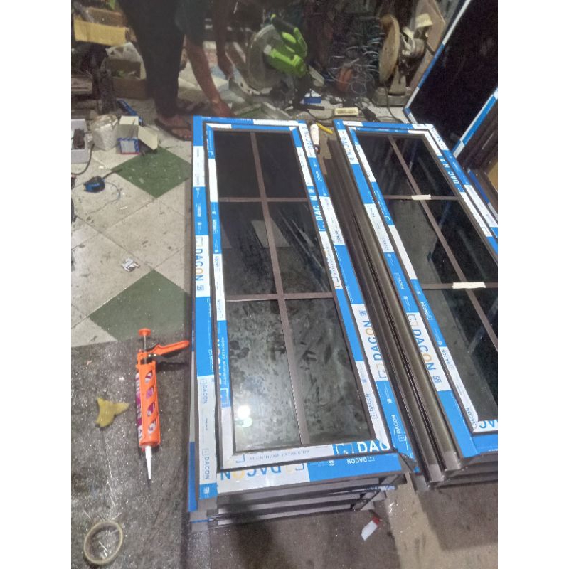 Jendela aluminium ornamen