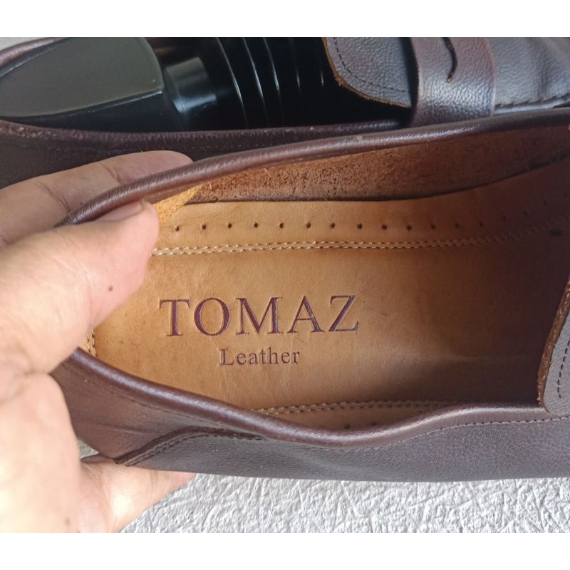sepatu second branded Tomaz size 43/44