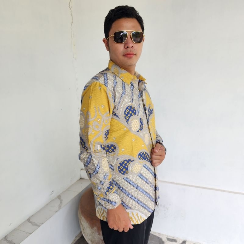 Kemeja Batik Pria Lengan Panjang Kuning Batik Pirukun Abtrak Kuning Segita