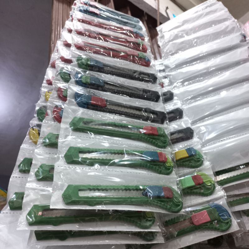 

PISAU CUTTER / PISAU KARTER 1renceng 12pcs