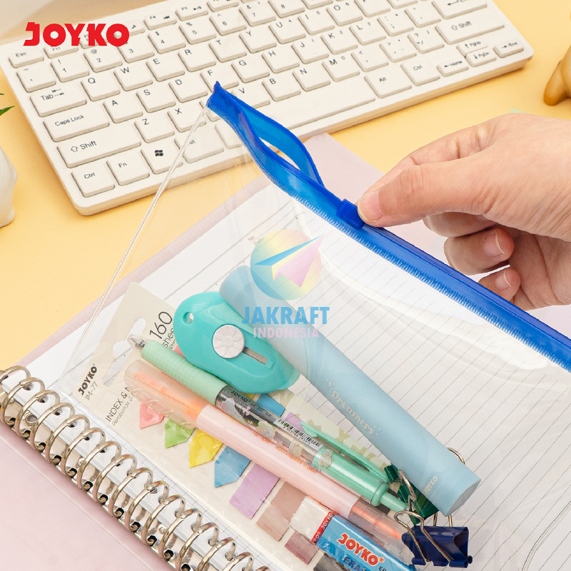 

(1 Pcs) Zipper Pocket A5 u/ Binder Note 20 Ring JOYKO ZPNB-111A5 (21.5 x 16.7 Cm) Plastik Mika PVC Bening Tebal Pocket Anti Air 22 Lubang Document Bag