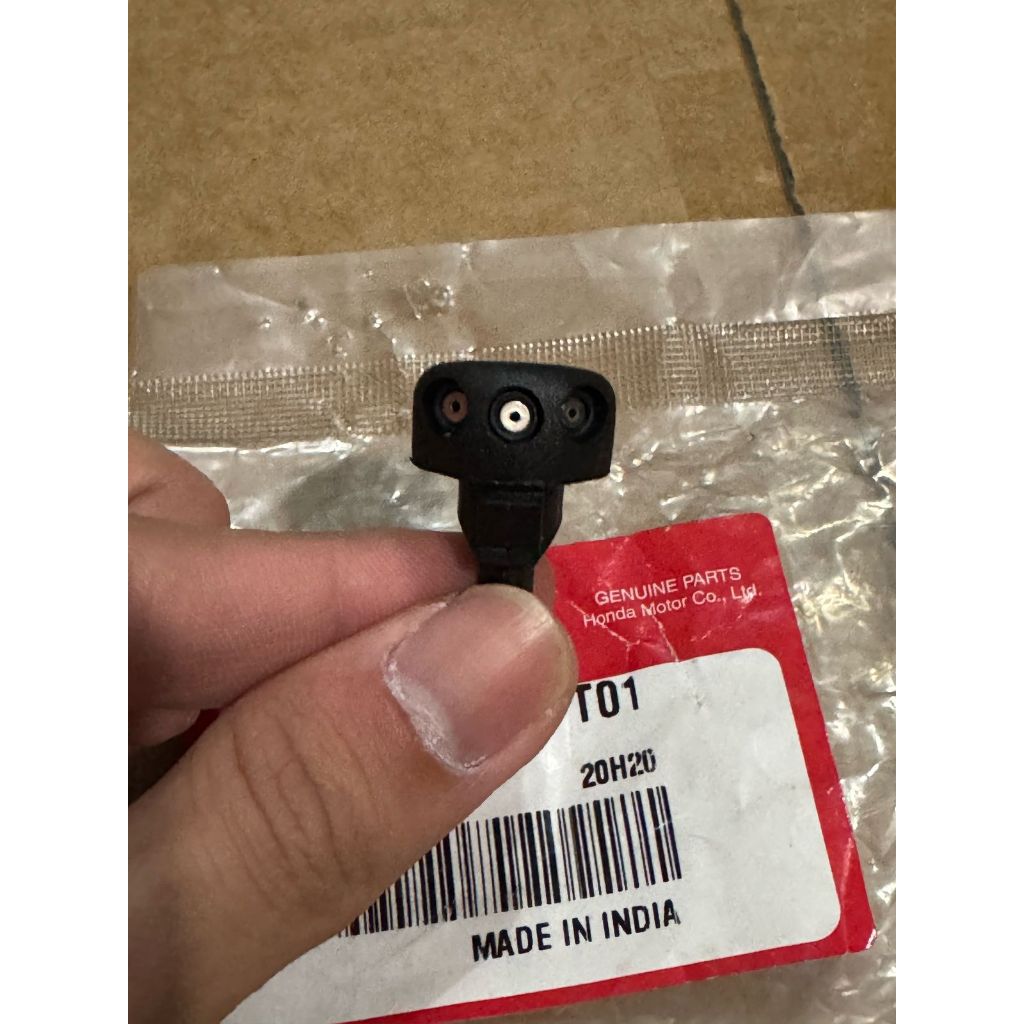 nozzle wiper depan brio 2012-2015, mobilio 2014-2015 original honda
