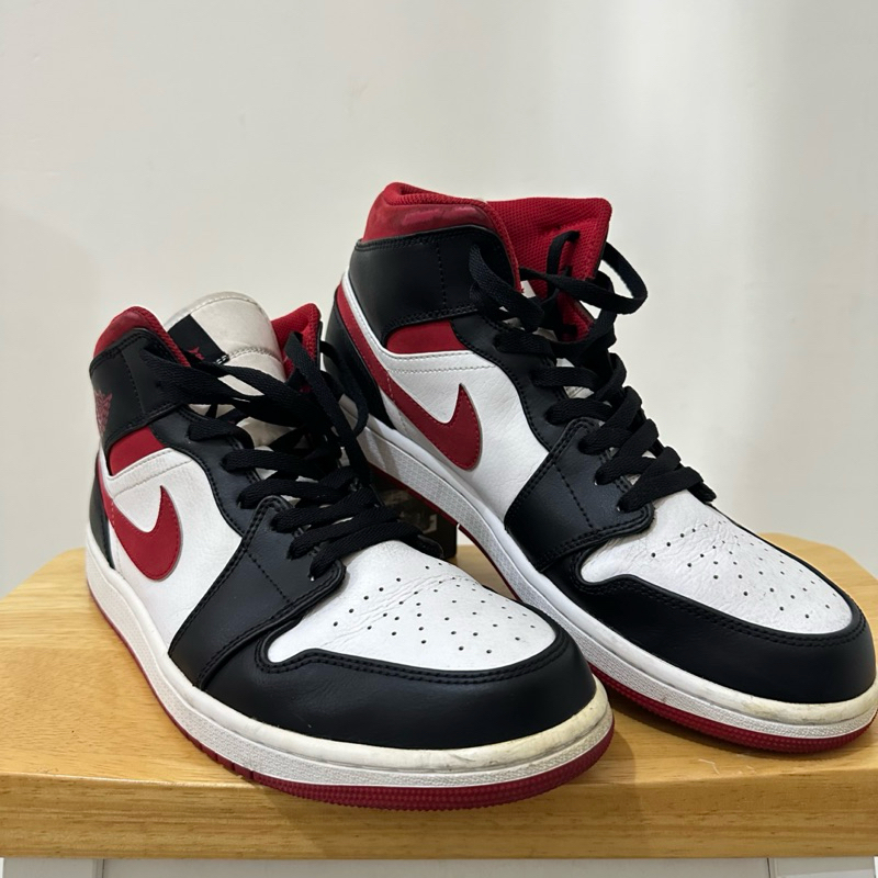 Nike Air Jordan Mid Gym Red Black White Size 45,5 Second/Preloved