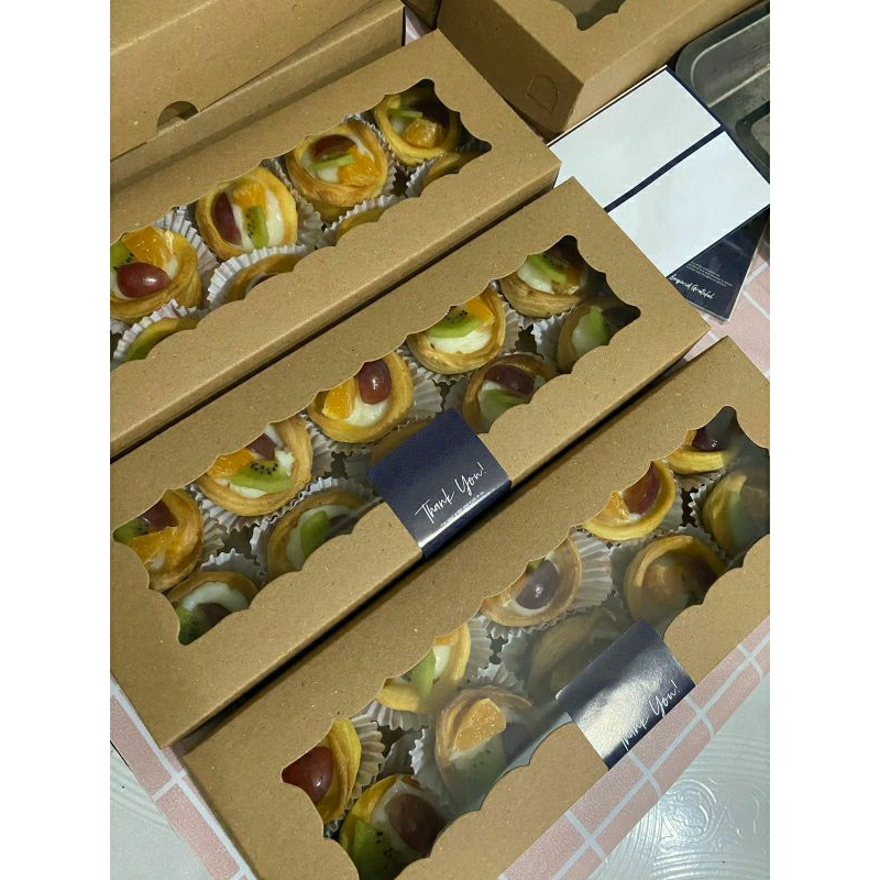 

soes buah, fresh from oven