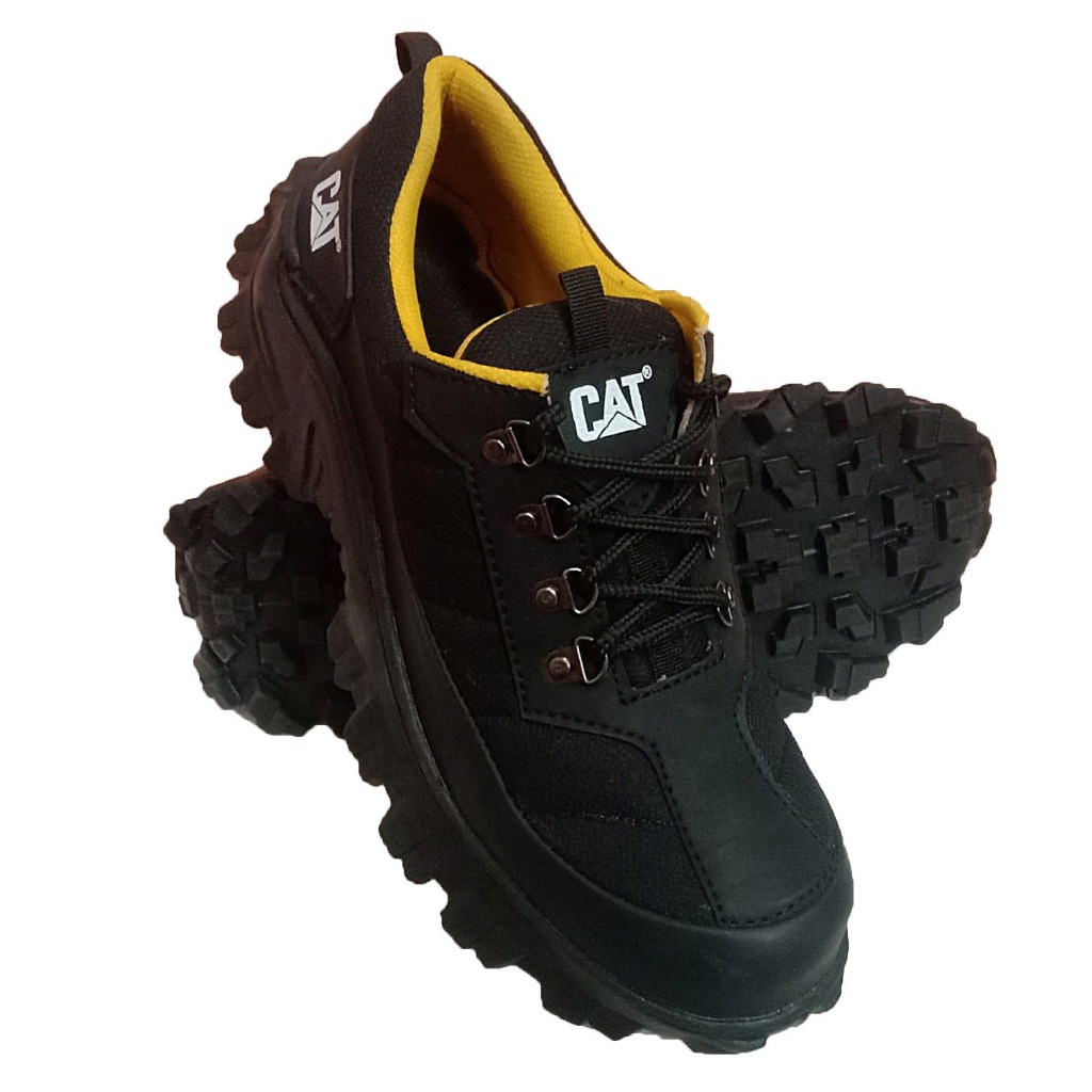 CAT Sepatu Boot Hitam