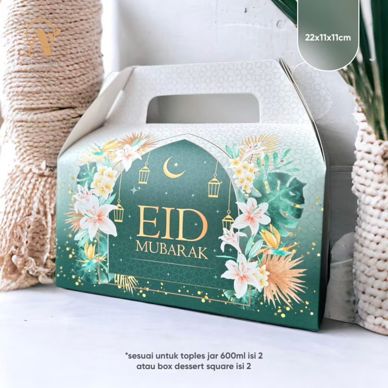 

Gable Box 22x11x11 cm free kartu ucapan EID MUBARAK 2 jar 600 mil – BLUSH Hampers Lebaran Box Lebaran pink dan hijau