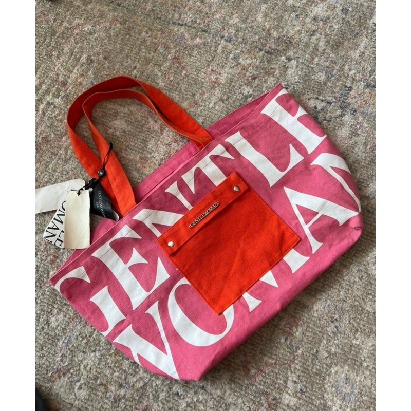 Gentle woman tote bag