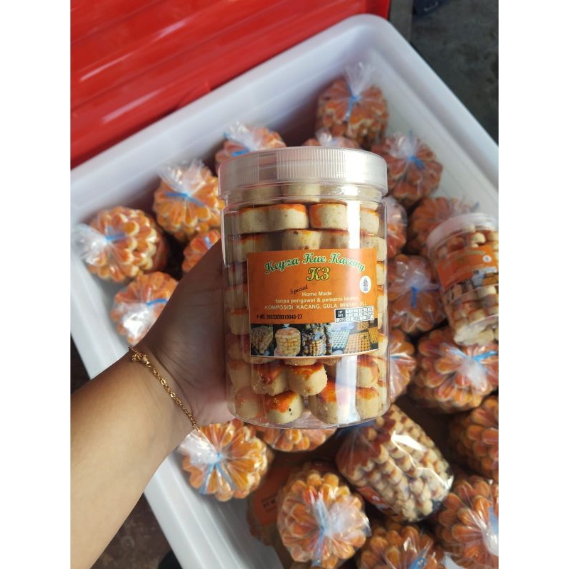 

Kue Kacang Keyza 500gr Toples