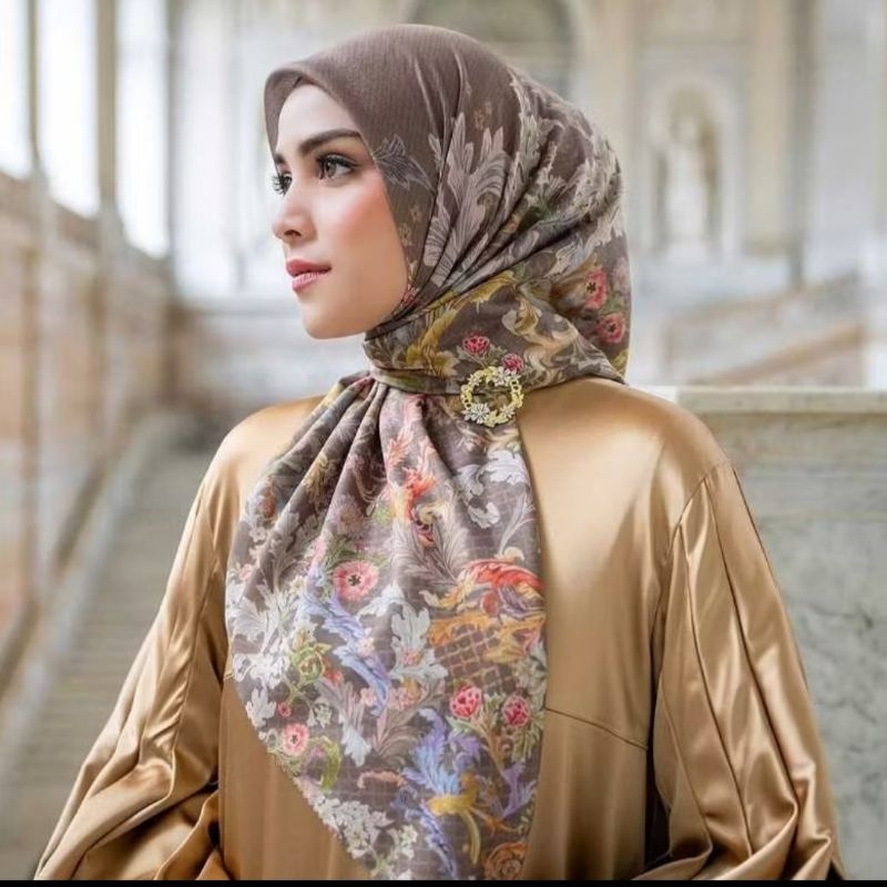 NEW Buttonscarves Royal Grandeur Series - Olivine