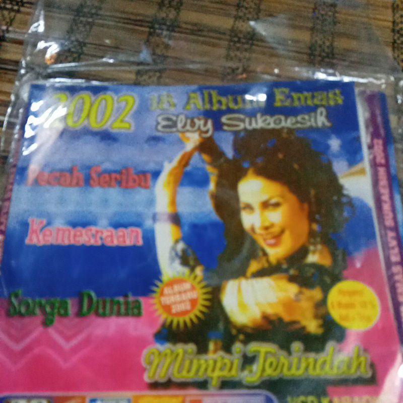 VCD 18 ALBUM EMAS ELVY SUKAESIH KK0010