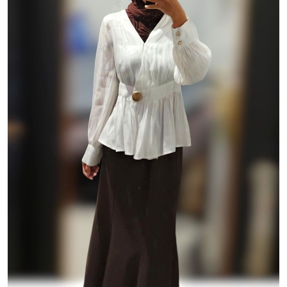 Blouse putih bahan satin preloved