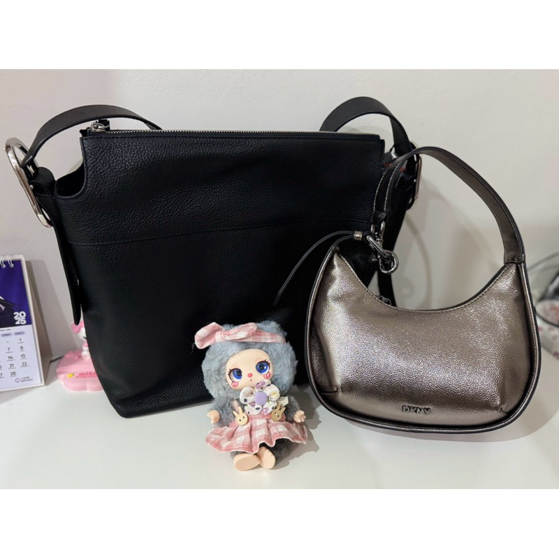 Preloved - Tas Shoulder/ Sling bag DKNY