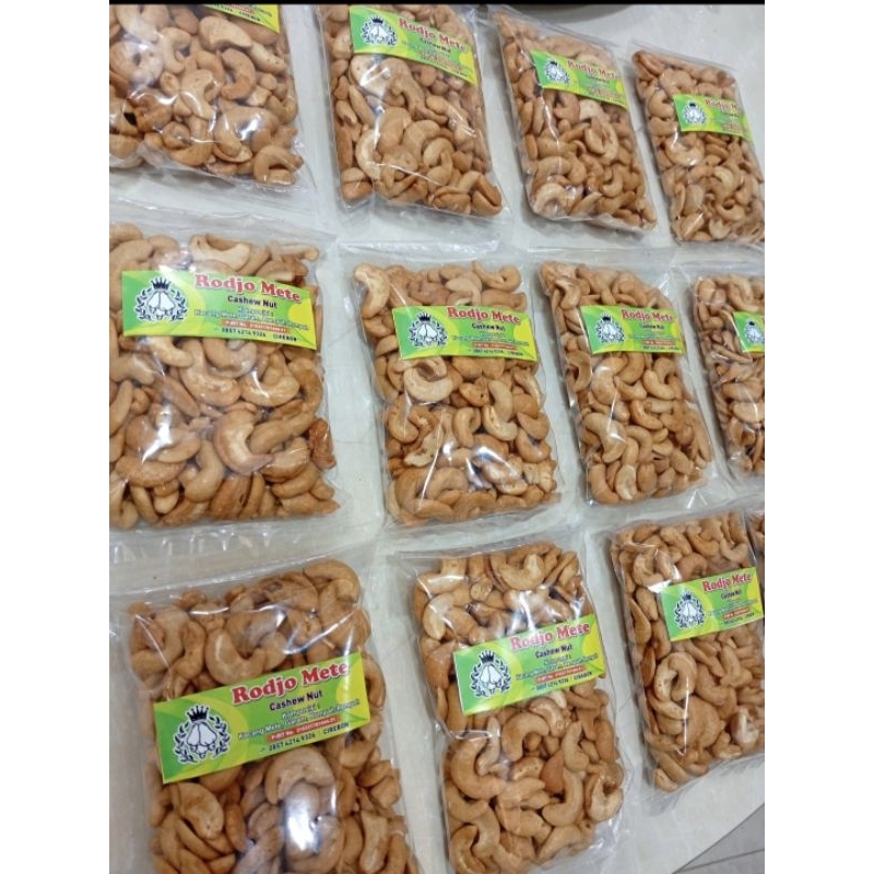 

Kacang Mete Goreng Belah Ori/Crispy Kacang Mede Goreng Crispy/Ori