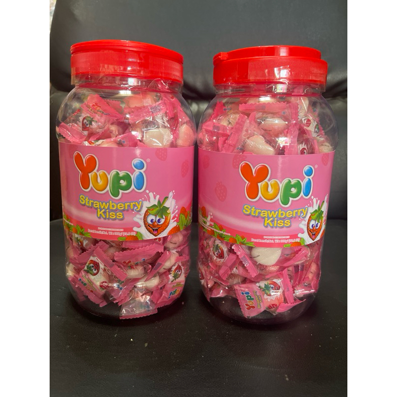 

Yupi Strawberry Kiss toples