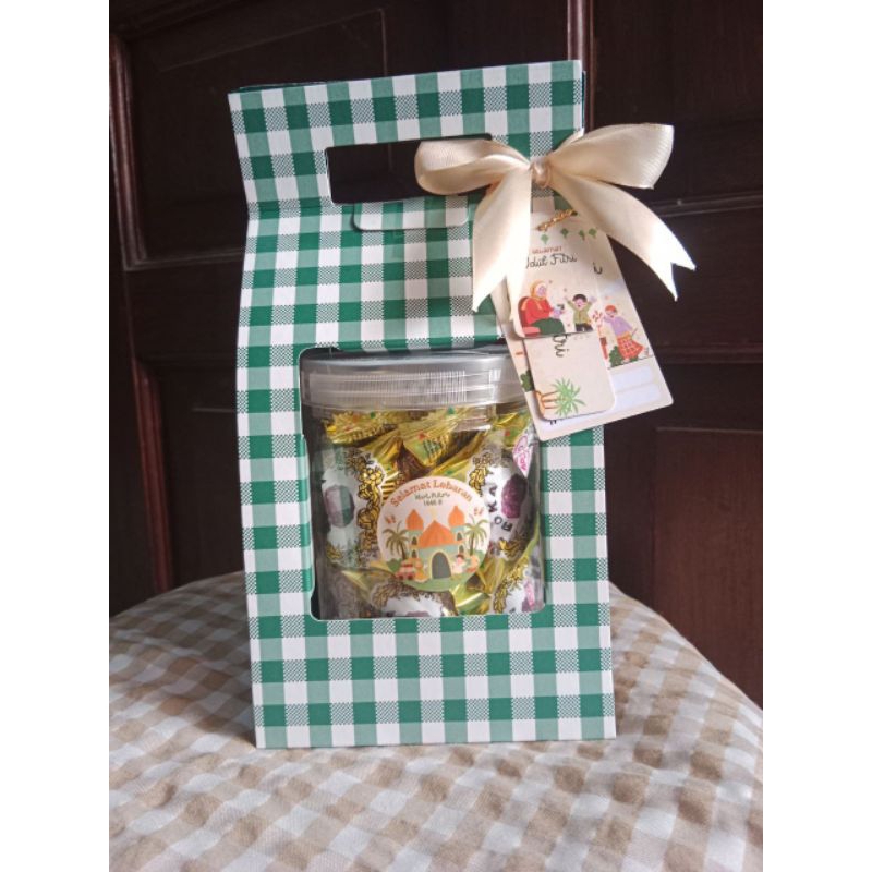 

HAMPERS LEBARAN/HAMPERS MINI/HAMPERS ROKA/PILIH SUKA-SUKA 750ml