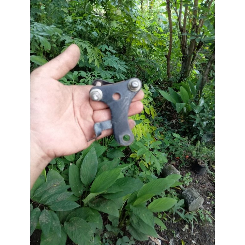 PANGKON MESIN ATAS GL MAX , GL PRO ORIGINAL . BRACKET MESIN ATAS GL MAX , GL PRO ORIGINAL