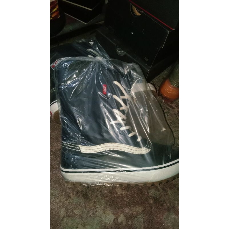 vans boot standar mte black white size 43