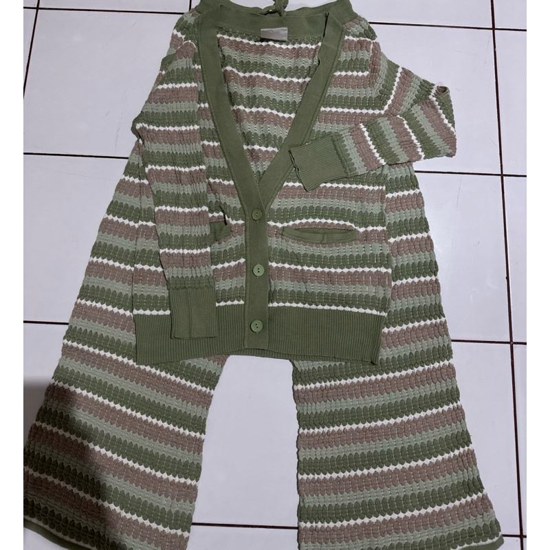 [Jenna and Kaia] X Tiqasya Knit Green One Set 200rb