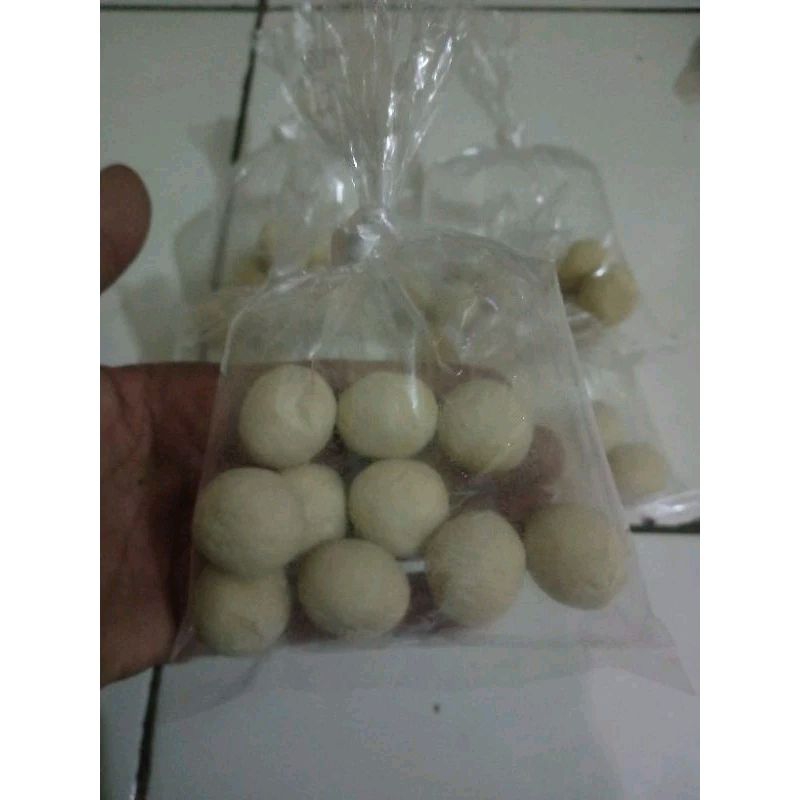 

tahu bulat isi 10/bungkus (Rasa enak dan gurih)