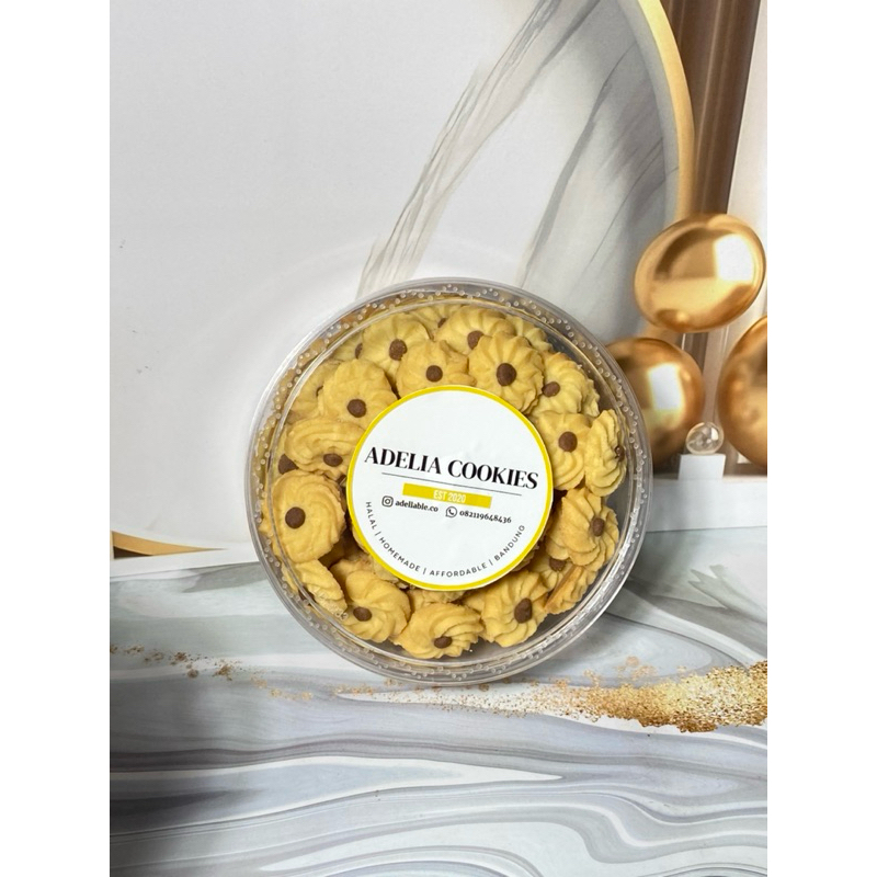 

KUE SEMPRIT CHOCOCIPS KUE SEMPRIT LEBARAN KUE KERING ADELIA COOKIES PREMIUM