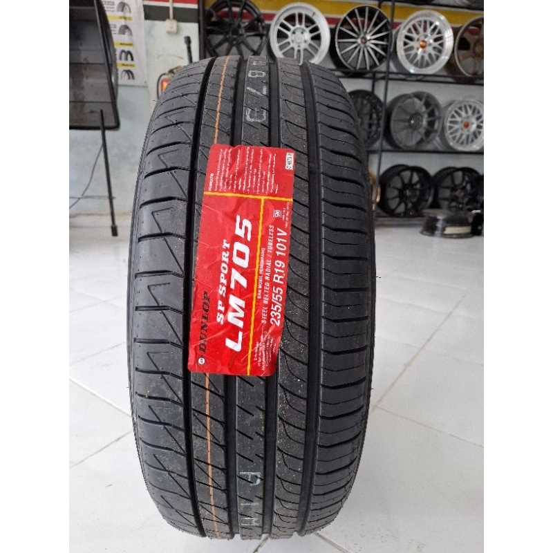 Ban Dunlop ukuran 235/55R19 SP Sport LM705