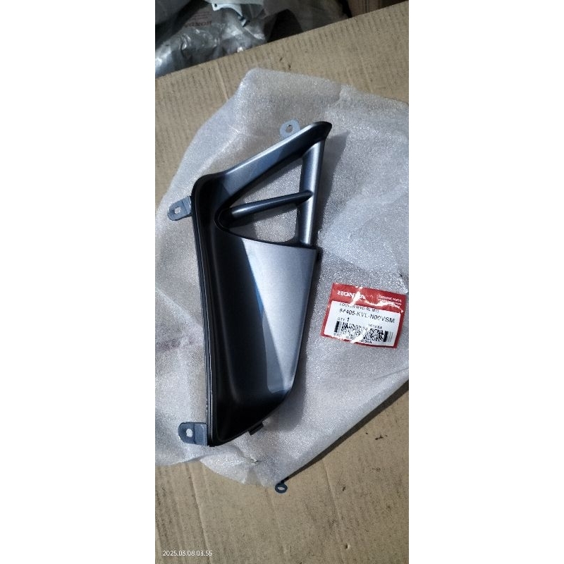 64405-KVL--N00VSM Louver sirip kanan Supra X 125 Batman silver tua ORI AHM