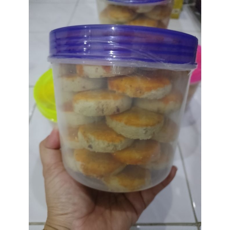 

kue kacang khas jember