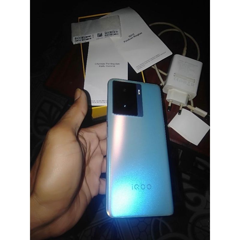 IQOO Z7 5G Ram 12+8/256 (second) fullset masih segel