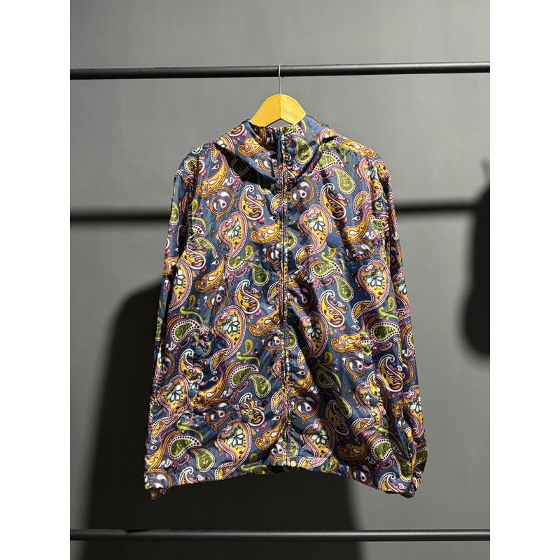 Pretty Green Paisley