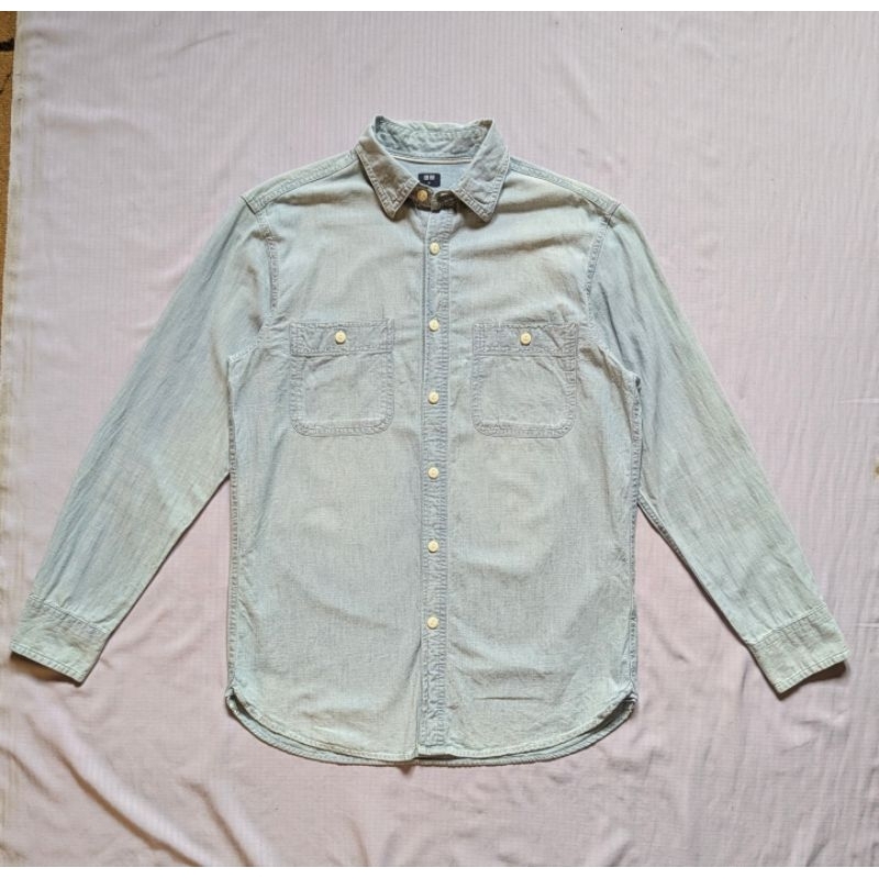 kemeja pria Uniqlo blue denim