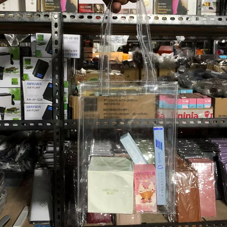 

Tas Ulang Tahun Cantik / Tas transparant Ukuran P.15 Lebar.5 T.20 | GF